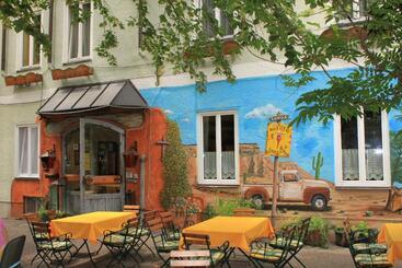 هتل & Hostel Sandwirt