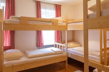 هتل & Hostel Sandwirt