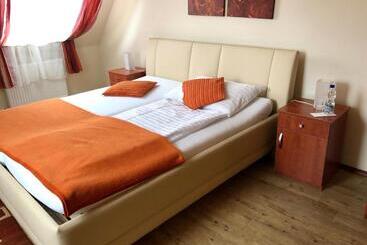 هتل Gösser Bachgasslhof    Bed And Breakfast    Apartments