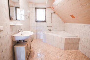 هتل Kärntnerhof Velden By S4y