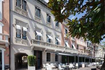 هتل Locanda Del Benaco