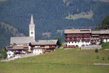 Отель Oswalderhof