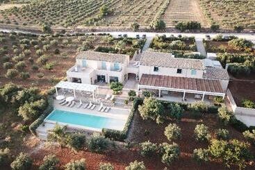 هتل Relais Casina Miregia