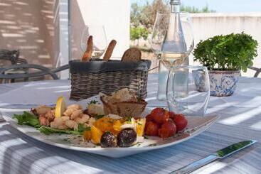 هتل Relais Casina Miregia