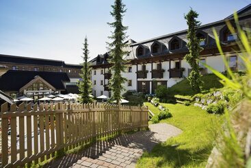 هتل Robinson Schlanitzen Alm   Hermagor