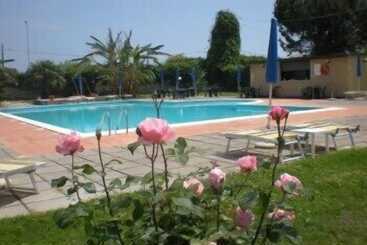 هتل Villaggio Artemide