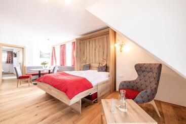 Апартаменты örglwirt Ferienwelt   Hotel Post örglwirt