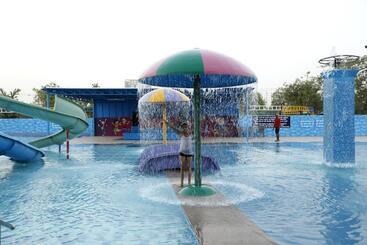 ホテル Aapno Ghar Resort & Amusement Park