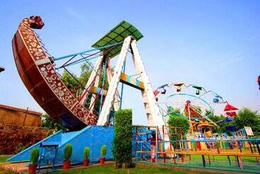 ホテル Aapno Ghar Resort & Amusement Park