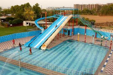 ホテル Aapno Ghar Resort & Amusement Park