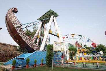 ホテル Aapno Ghar Resort & Amusement Park