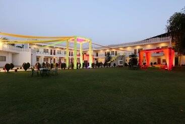 Otel Aapno Ghar Resort & Amusement Park