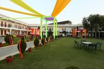 ホテル Aapno Ghar Resort & Amusement Park