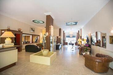 هتل Arc Hôtel Sur Mer