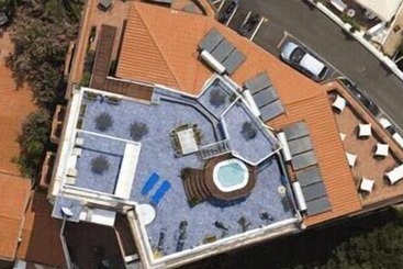 Bue Marino Hotel & Cocktail Bar