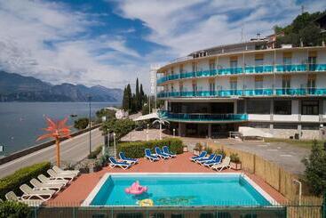هتل Caribe Garda Lake Collection