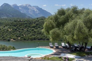 هتل Villa Cedrino
