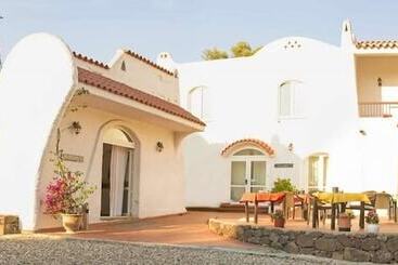 هتل Villa Cedrino
