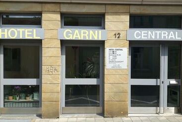 בית מלון כפרי Central