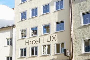 هتل Lux