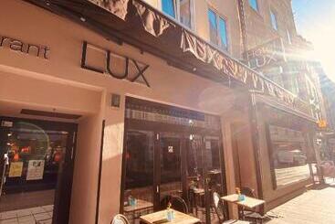 هتل Lux