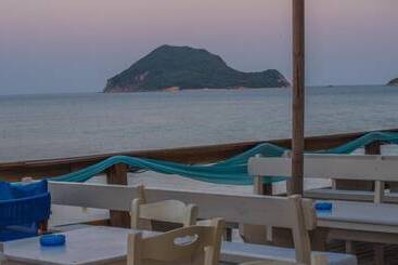 هتل Porto Koukla Beach