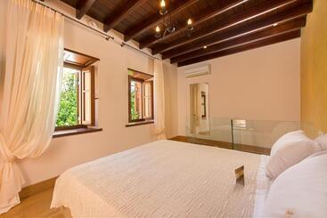 هتل Rodos Niohori Elite Suites Boutique