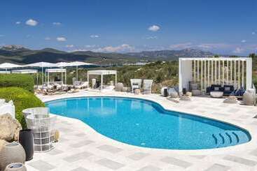 هتل Sulia House Porto Rotondo, Curio Collection By Hilton
