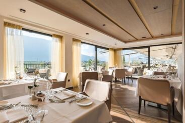 هتل Weinegg Wellviva Resort