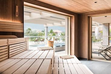 هتل Weinegg Wellviva Resort