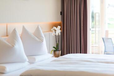 هتل Weinegg Wellviva Resort