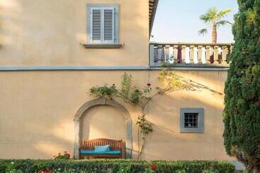 اقامتگاه Villa La Cappella