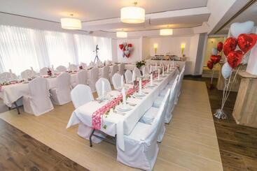 هتل Restaurant Osterather Hof