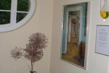 تختخواب و صبحانه Pension Villa Gisela