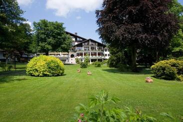 هتل Hahnenkleer Hof