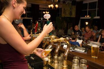 هتل Hajo´s Germania Lodge & Irish Pub