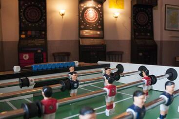 هتل Hajo´s Germania Lodge & Irish Pub