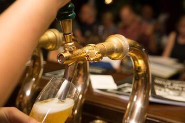 هتل Hajo´s Germania Lodge & Irish Pub