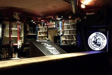 هتل Hajo´s Germania Lodge & Irish Pub