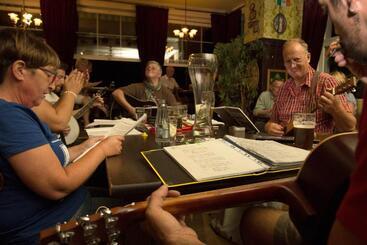 هتل Hajo´s Germania Lodge & Irish Pub