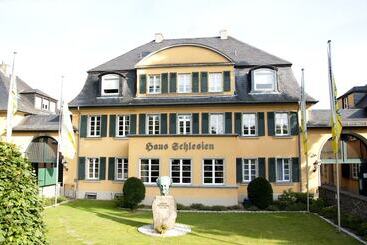هتل Haus Schlesien