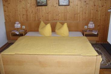 هتل Haus Viol