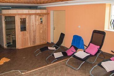 هتل Pension Haus Saarland