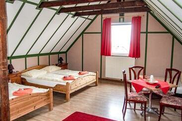 هتل Pension Haus Saarland