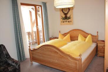 Отель Schwarzwald Gasthof Hirsch