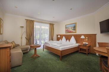 هتل Schweizer Hof Thermal Und Vital Resort