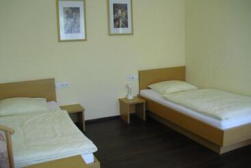 پانسیون Boardingroom