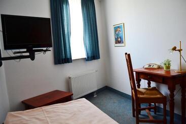 Mahlzeit   Hotel Brauhaus Weyhausen   Keramikstudio