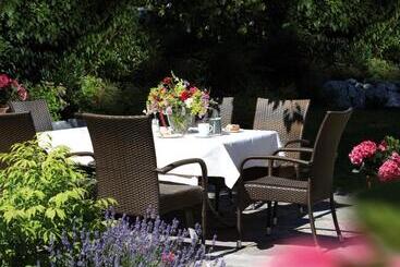 هتل & Ferienappartements Edelweiss