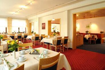 هتل & Ferienappartements Edelweiss